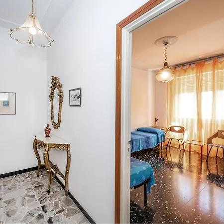 Civico 57 A 100 Metri Dal Mare Apartman *